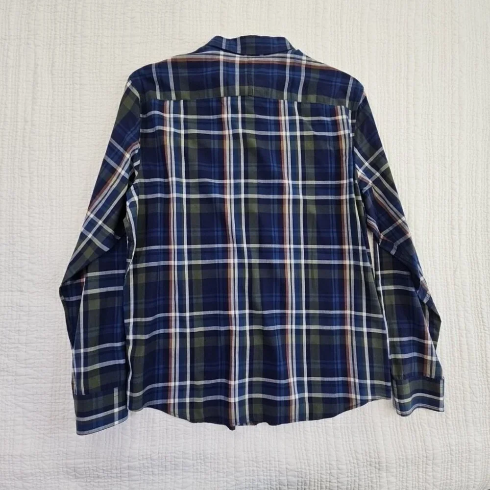 Banana Republic Untucked Slim Fit Shirt Men's L Large Navy Blue Plaid EUC‎ LN